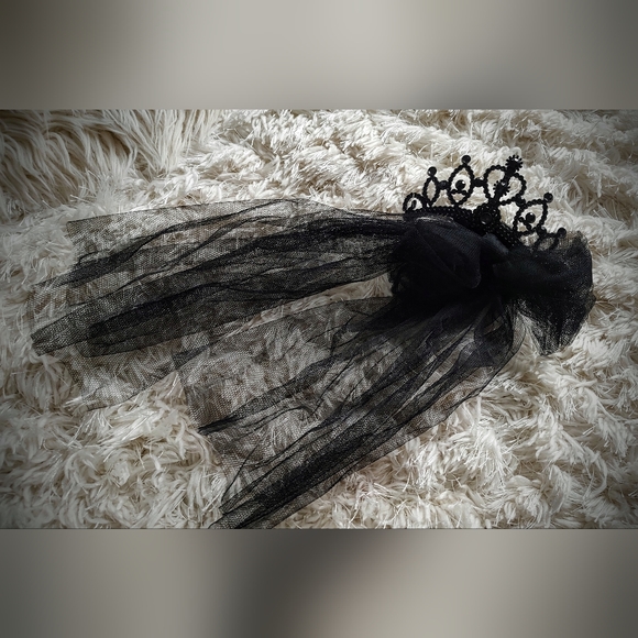 Source Unknown Other - Gothic Wedding Party Rhinestone Crown Veil